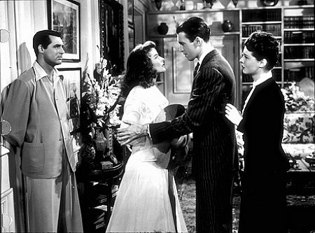 Ruth Hussey در صحنه فیلم سینمایی The Philadelphia Story به همراه کری گرانت، کاترین هپبورن و جیمزاستوارت