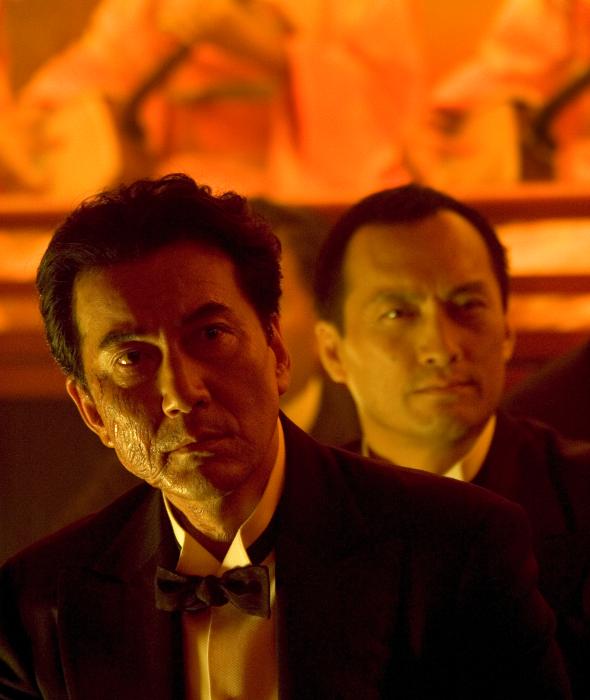 کوجی یاکوشو در صحنه فیلم سینمایی خاطرات یک گِیشا