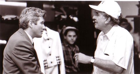 گری مارشال در صحنه فیلم سینمایی زن زیبا به همراه ریچارد گی یر