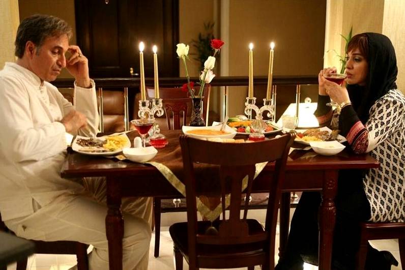 حمید فرخ‌نژاد در صحنه فیلم سینمایی مشکل گیتی به همراه رویا نونهالی
