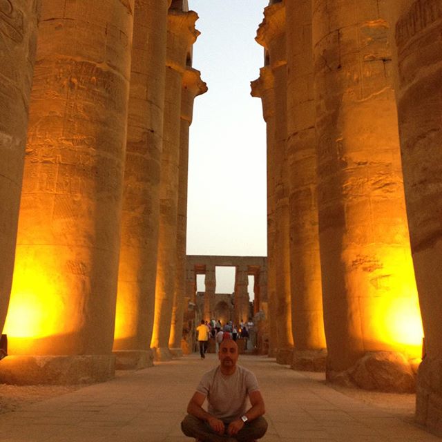 تصویری شخصی از عارف لرستانی، بازیگر و کارگردان سینما و تلویزیون