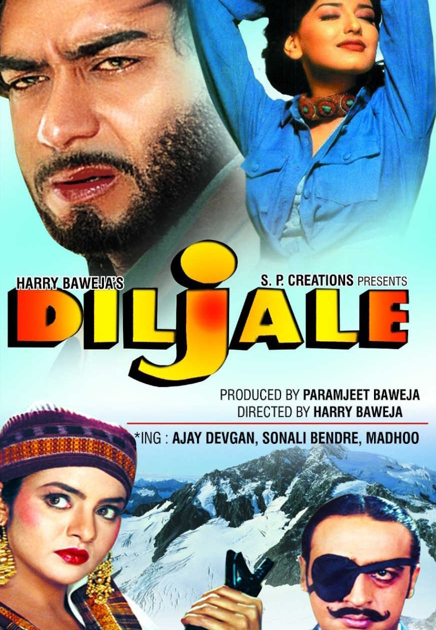 Ajay Devgn در صحنه فیلم سینمایی Diljale به همراه آمریش پاری، Madhoo و Sonali Bendre