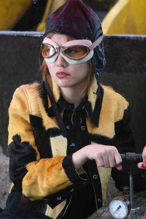 Rinko Kikuchi در صحنه فیلم سینمایی برادران بلوم