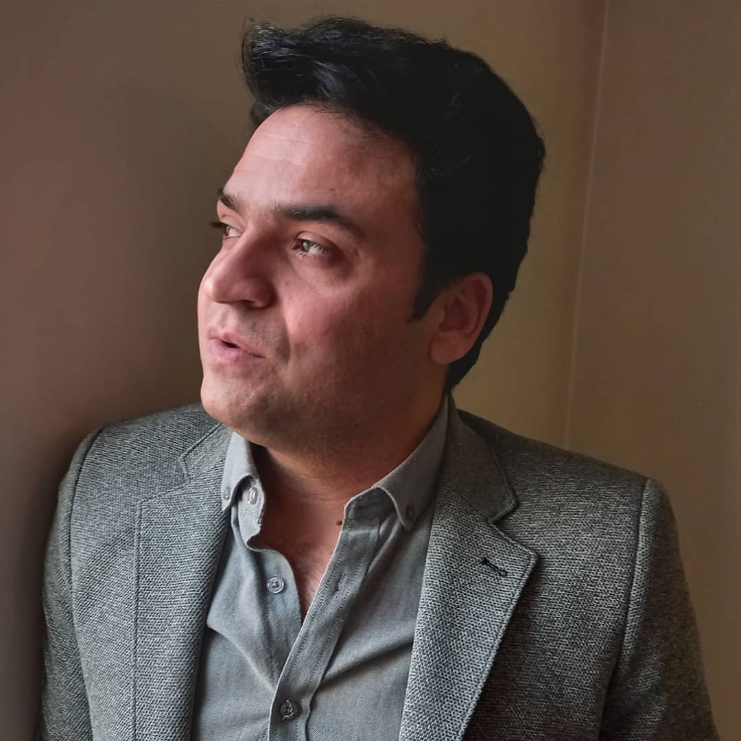 تصویری شخصی از علی میرزایی، بازیگر و نوازنده سینما و تلویزیون