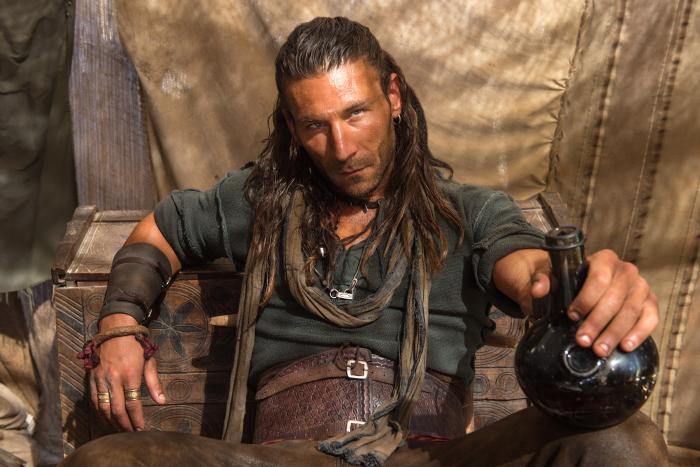  سریال تلویزیونی بادبان های سیاه با حضور Zach McGowan