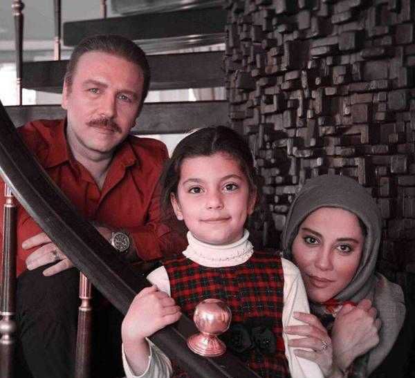 کیهان ملکی در صحنه سریال تلویزیونی چرخ و فلک به همراه آشا محرابی
