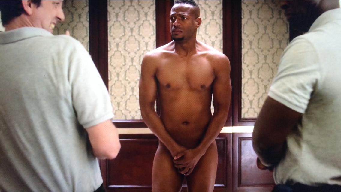 مارلون وینس در صحنه فیلم سینمایی Naked