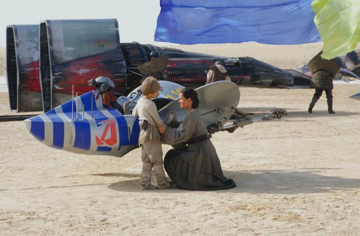 Jake Lloyd در صحنه فیلم سینمایی جنگ ستارگان - تهدید شبح