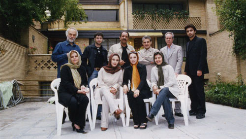 آناهیتا همتی در پشت صحنه سریال تلویزیونی طلسم شدگان به همراه مهدی هاشمی، داریوش فرهنگ، امین زندگانی، زیبا بروفه و شهرام حقیقت‌دوست