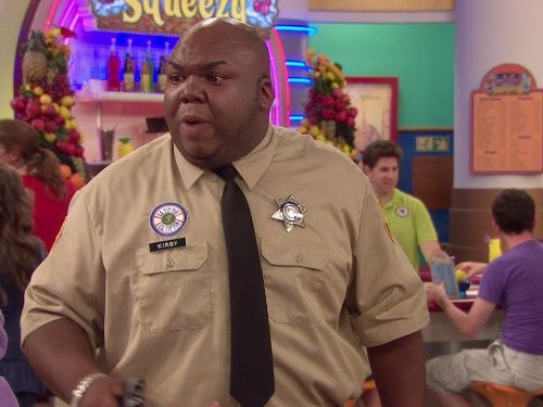 Windell Middlebrooks در صحنه سریال تلویزیونی The Suite Life on Deck