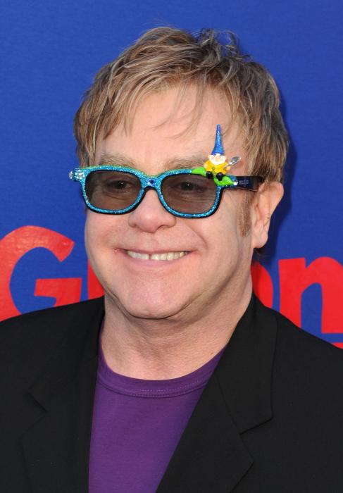 Elton John در صحنه فیلم سینمایی نومئو و ژولیت