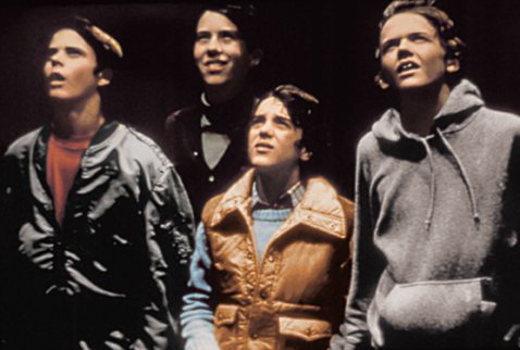 کی سی مارتل در صحنه فیلم سینمایی ای تی به همراه Sean Frye، سی توماس هوول و رابرت مک     ناگتون