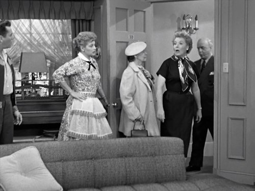 William Frawley در صحنه سریال تلویزیونی عاشقتم لوسی به همراه لوسیل بال و Vivian Vance