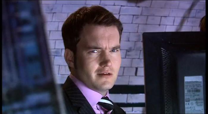 Gareth David-Lloyd در صحنه سریال تلویزیونی Doctor Who