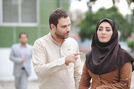 شهروز ابراهیمی در صحنه سریال تلویزیونی زیگزاگ به همراه سولماز حصاری