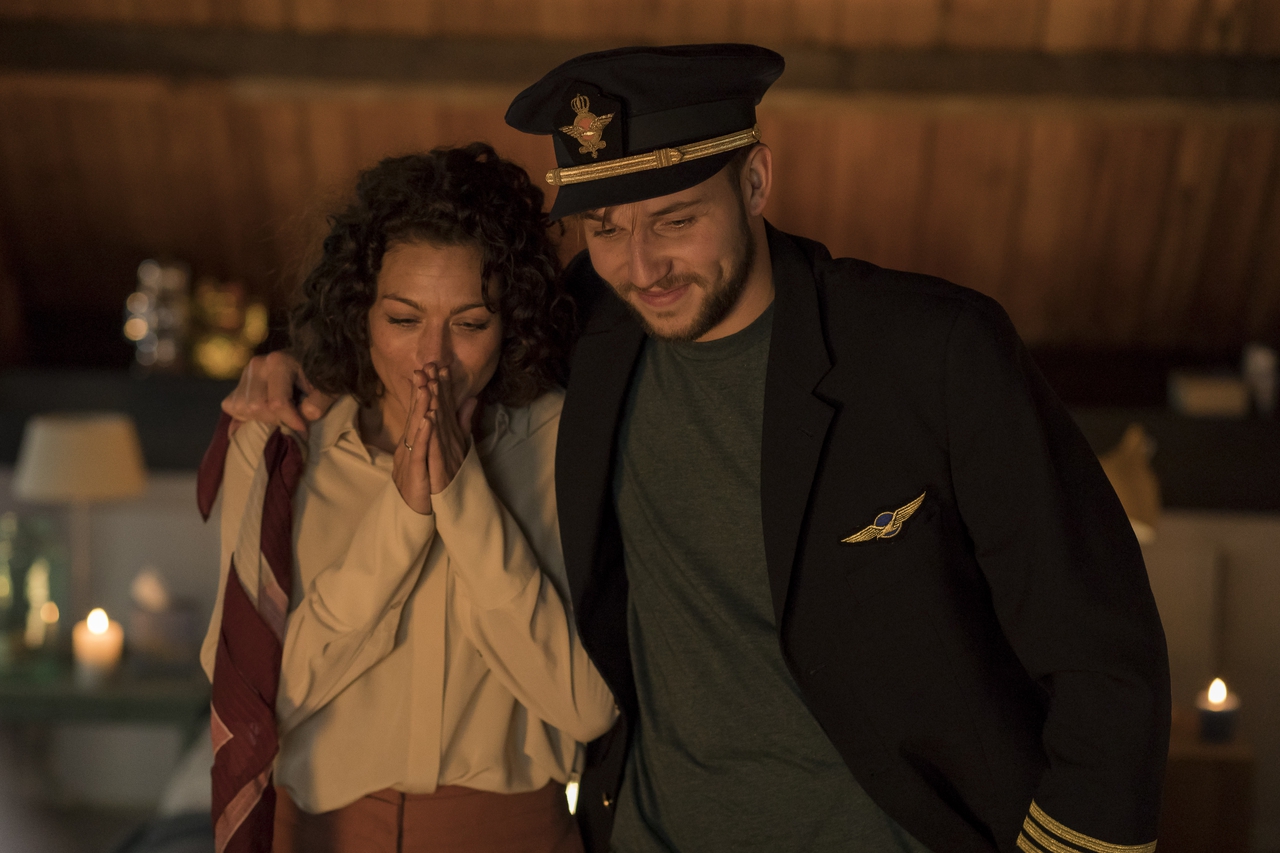  فیلم سینمایی Huisvrouwen bestaan niet به کارگردانی Aniëlle Webster