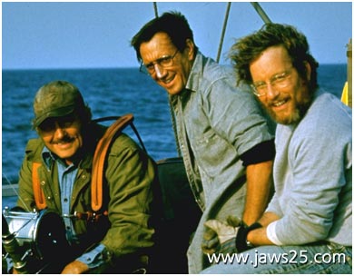 رابرت شاو در صحنه فیلم سینمایی آرواره ها به همراه ریچارد درایفس و روی شایدر