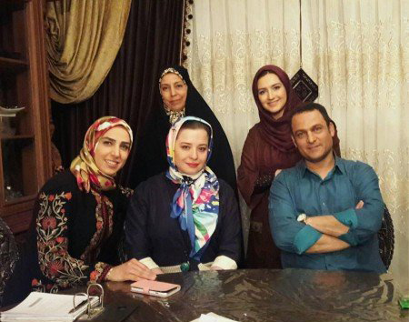 حسین یاری در پشت صحنه سریال تلویزیونی برادر به همراه گلاره عباسی، سوگل طهماسبی، سهیلا رضوی و مهراوه شریفی‌نیا
