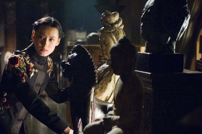 Isabella Leong در صحنه فیلم سینمایی مومیایی :مقبره ی ام‍‍پراطور اژدها