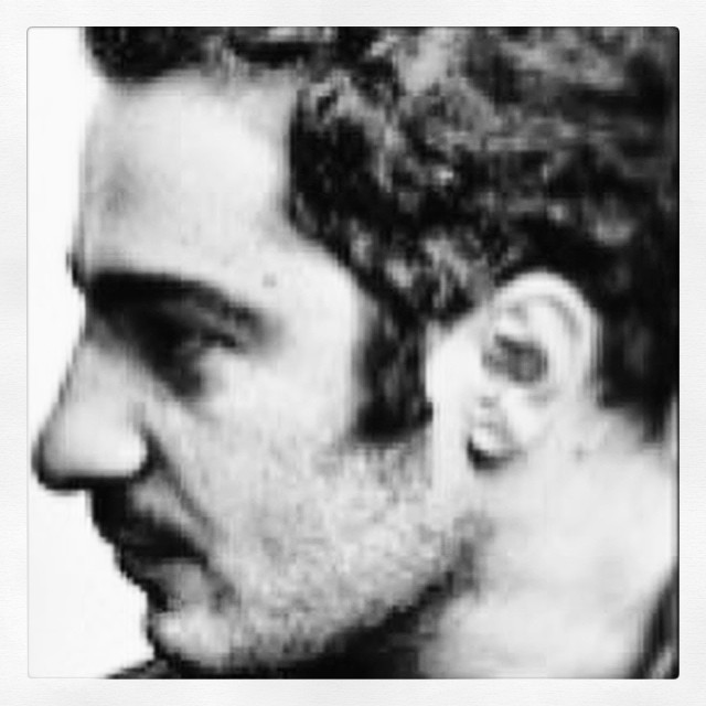 تصویری شخصی از نوید محمدزاده، بازیگر و کارگردان سینما و تلویزیون