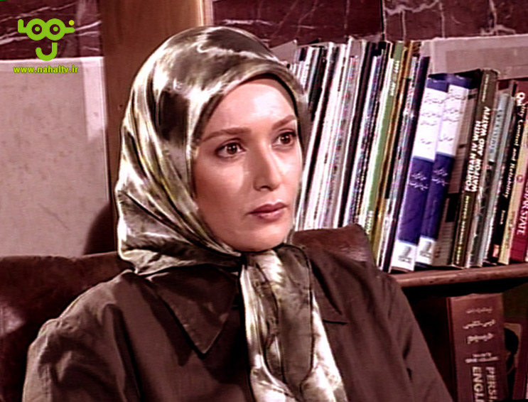 آتنه فقیه‌نصیری در صحنه سریال تلویزیونی 101 راه برای ذله کردن پدر و مادرها