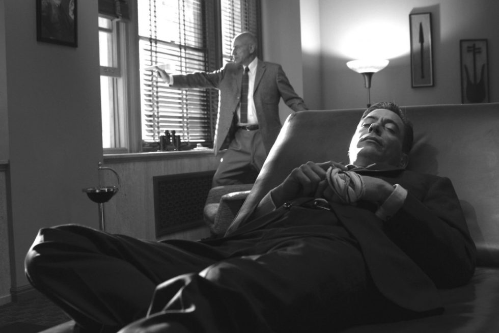 رابرت داونی جونیور در صحنه فیلم سینمایی Eros به همراه آلن آرکین