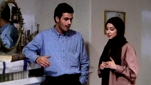سحر جعفری‌جوزانی در صحنه سریال تلویزیونی آژانس دوستی به همراه پژمان بازغی