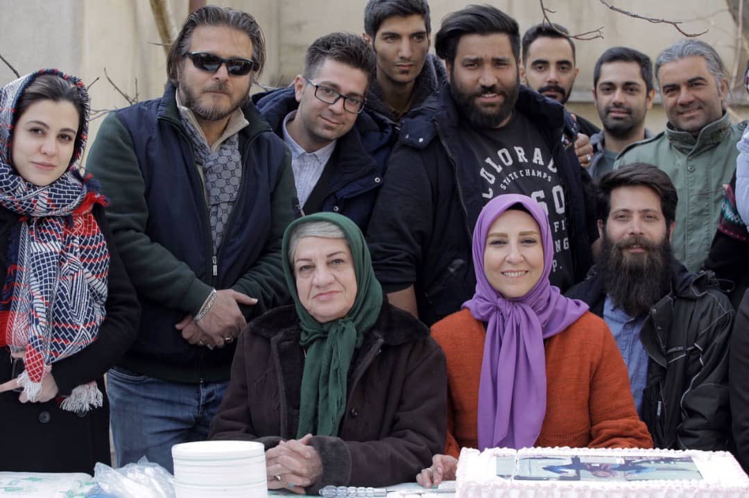 علیرضا نجف‌زاده در صحنه سریال تلویزیونی زوج یا فرد به همراه مرجانه گلچین و ناهید مسلمی