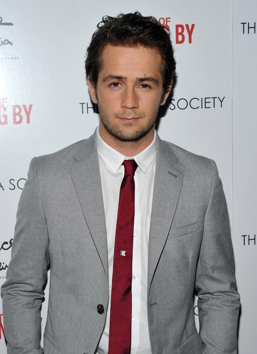 Michael Angarano در صحنه فیلم سینمایی هنر چیره شدن