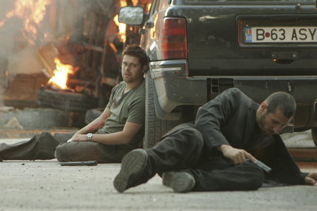 Matthew Leitch در صحنه فیلم سینمایی The Detonator به همراه Tom Delmar