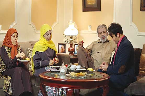 حسن پورشیرازی در صحنه سریال تلویزیونی برادر به همراه سوگل طهماسبی، پوریا پورسرخ و سهیلا رضوی