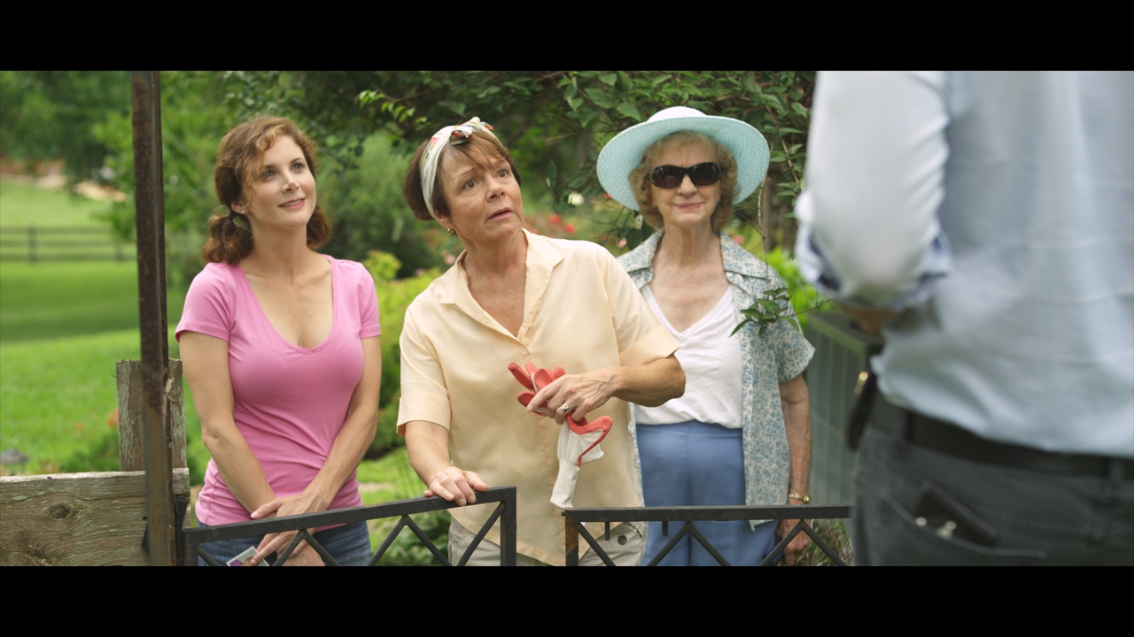 Randall Batinkoff در صحنه فیلم سینمایی Bad Grandmas به همراه Miriam Parrish، Sally Eaton و Susie Wall