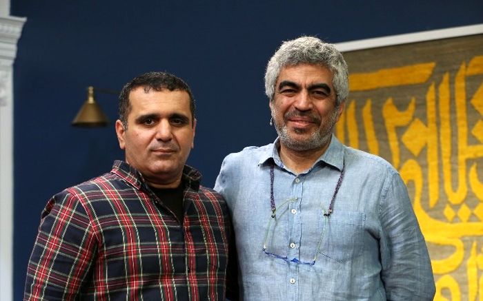 حسین رفیعی در صحنه برنامه تلویزیونی کتاب باز به همراه سروش صحت