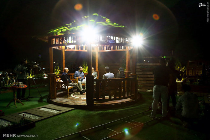 پشت صحنه برنامه تلویزیونی ماه نشان به کارگردانی 