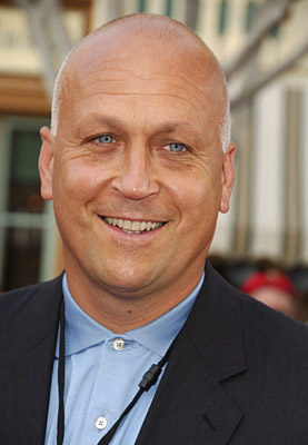 Cal Ripken در صحنه فیلم سینمایی دزدان دریایی کارائیب: صندوق مرد مرده