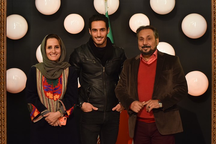 الهام حاتمی در صحنه برنامه تلویزیونی چهل تیکه به همراه مجید قناد