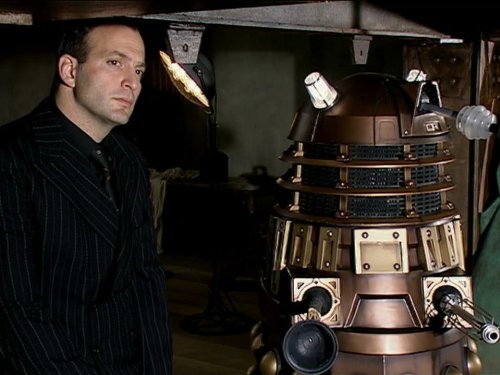 Eric Loren در صحنه سریال تلویزیونی Doctor Who