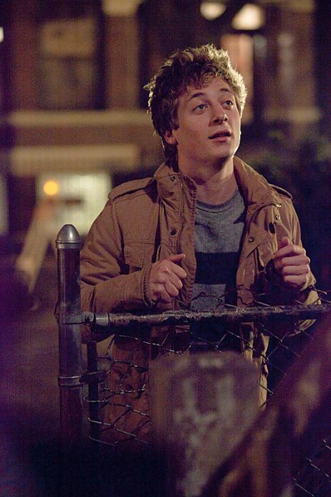 جرملی آلن وایت در صحنه سریال تلویزیونی بی شرم