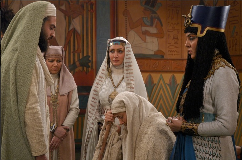 الهام حمیدی در صحنه سریال تلویزیونی یوسف پیامبر به همراه لیلا بلوکات و مصطفی زمانی