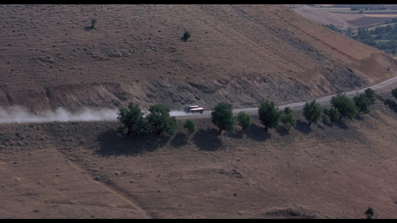  فیلم سینمایی The Wind Will Carry Us به کارگردانی Abbas Kiarostami