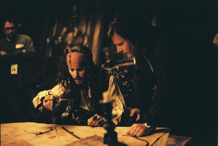 گور وربینسکی در صحنه فیلم سینمایی دزدان دریایی کارائیب: صندوق مرد مرده به همراه جان کریستوفر دپ دوم