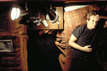 ریچارد گی یر در صحنه فیلم سینمایی پیشگویی های مرد شاپرکی