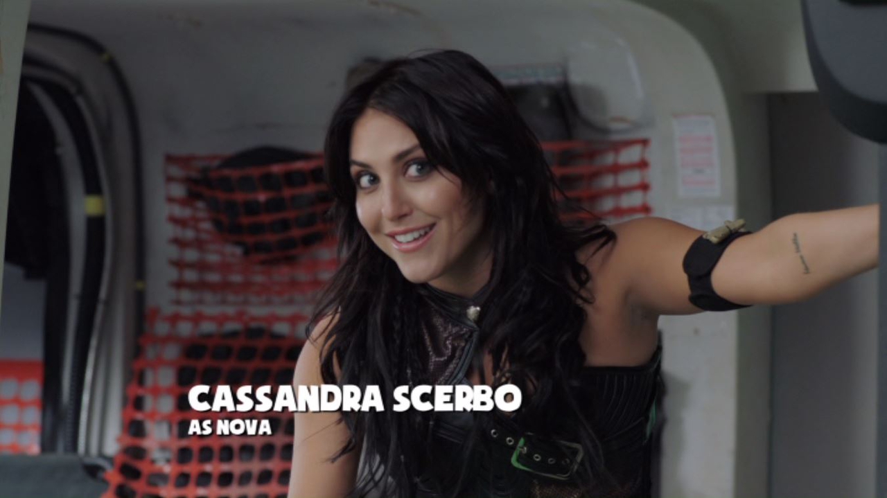 Cassie Scerbo در صحنه فیلم سینمایی Sharknado 5: Global Swarming