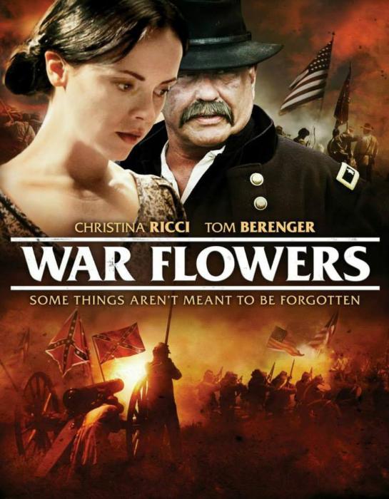 تام برنگر در صحنه فیلم سینمایی War Flowers به همراه کریستینا ریچی و Jason Gedrick
