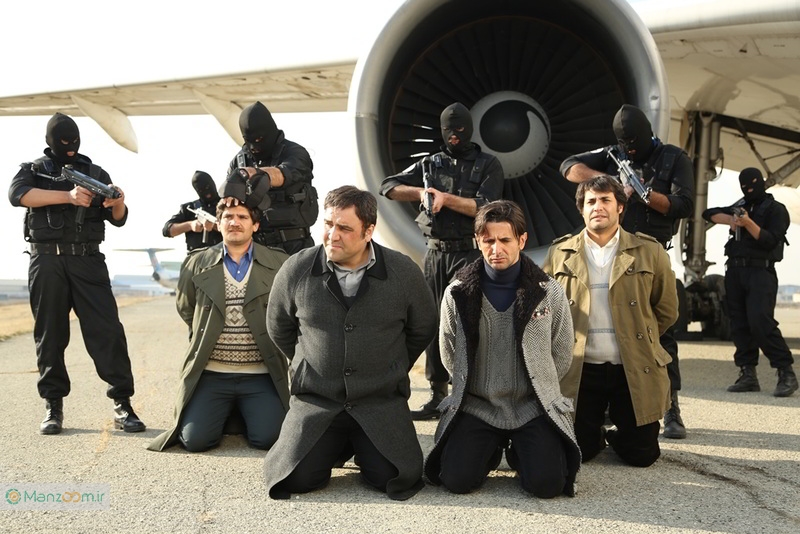 امیرکاوه آهنجان در صحنه سریال تلویزیونی آسمان من به همراه امین حیایی و امیرمحمد زند