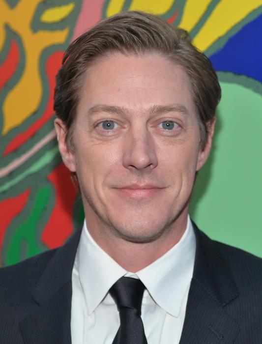 Kevin Rahm در صحنه سریال تلویزیونی مردان مد