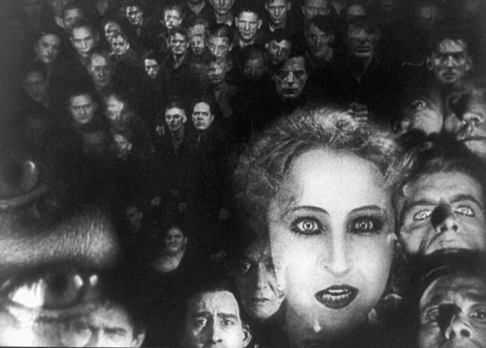 Brigitte Helm در صحنه فیلم سینمایی متروپلیس