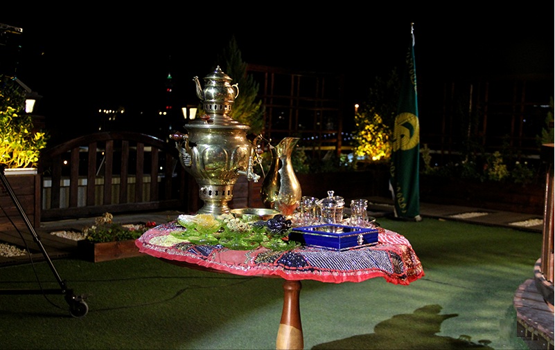 پشت صحنه برنامه تلویزیونی ماه نشان به کارگردانی 