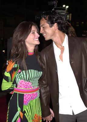  فیلم سینمایی Red Planet با حضور جولیا رابرتس و بنجامین برت