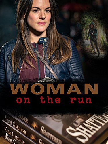 Sarah Butler در صحنه فیلم سینمایی Woman on the Run